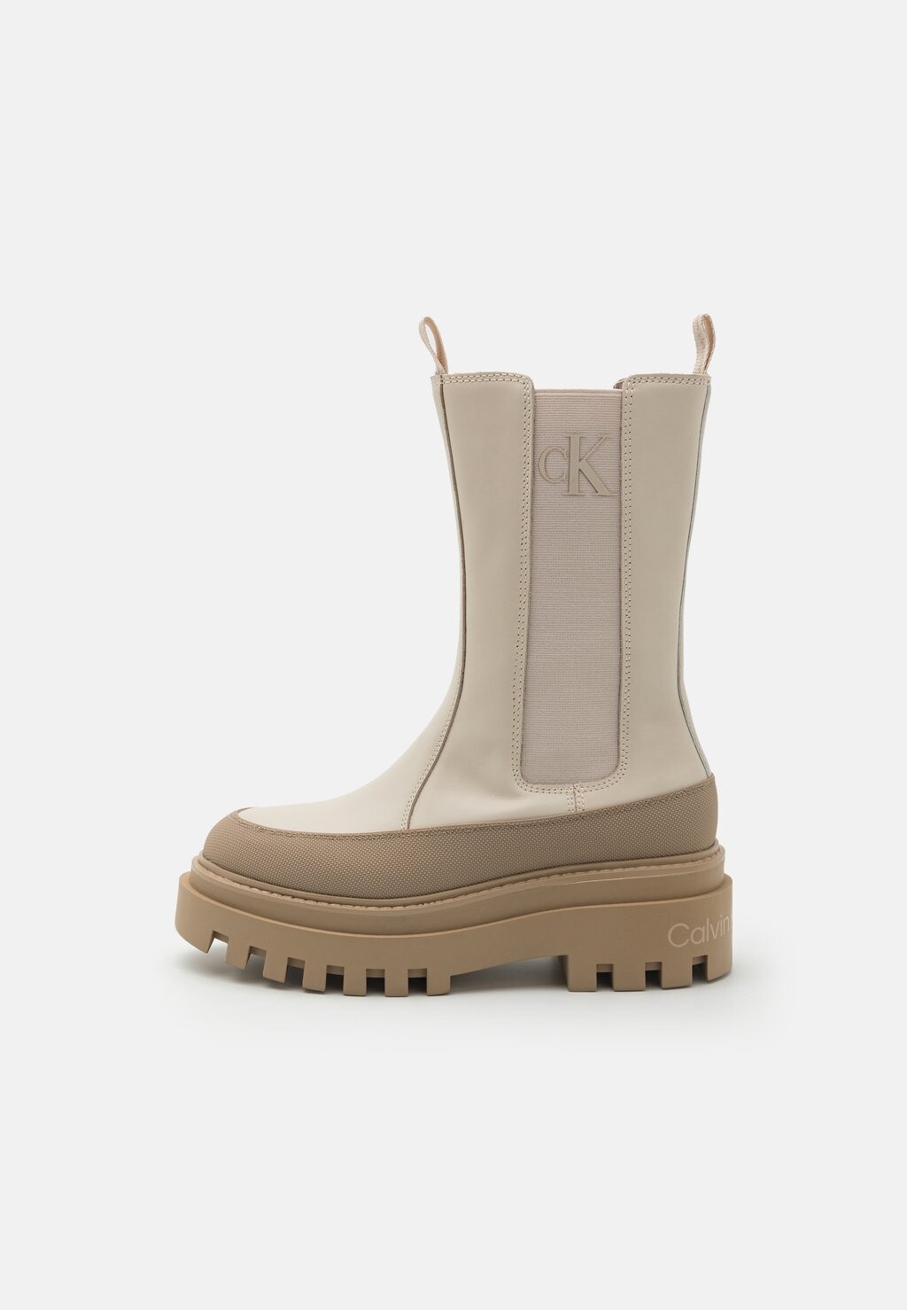 Ботинки на платформе FLATFORM CHELSEA BOOT Calvin Klein Jeans, яичная скорлупа/травертин
Ботинки на платформе FLATFORM CHELSEA BOOT Calvin Klein Jeans, яичная скорлупа/травертин