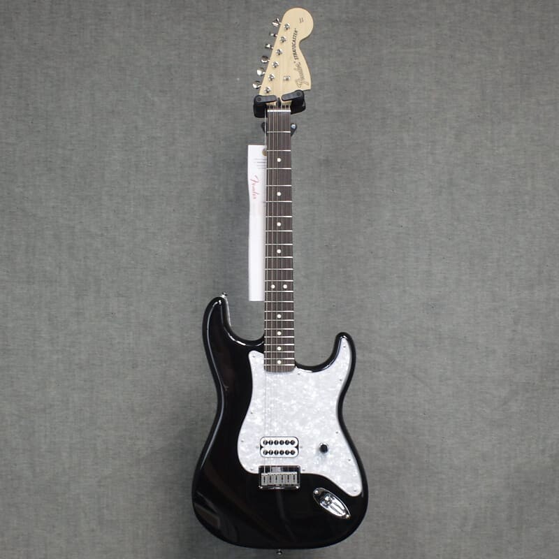 Электрогитара Fender Tom Delonge Stratocaster- Black
Электрогитара Fender Tom Delonge Stratocaster- Black