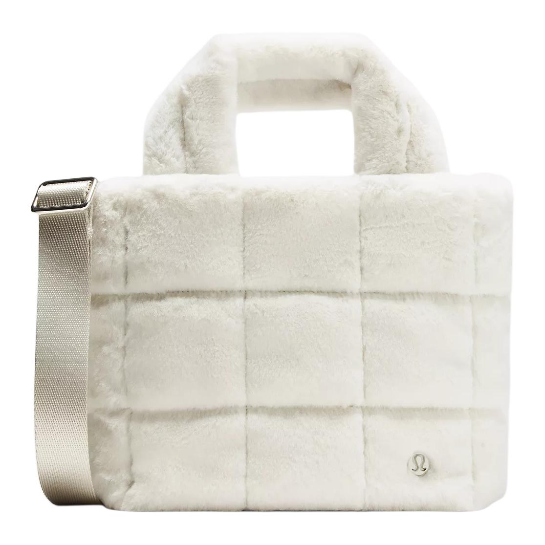 Lululemon Сумка через плечо стеганая миниатюрная женская белая, White
Lululemon Сумка через плечо стеганая миниатюрная женская белая, White