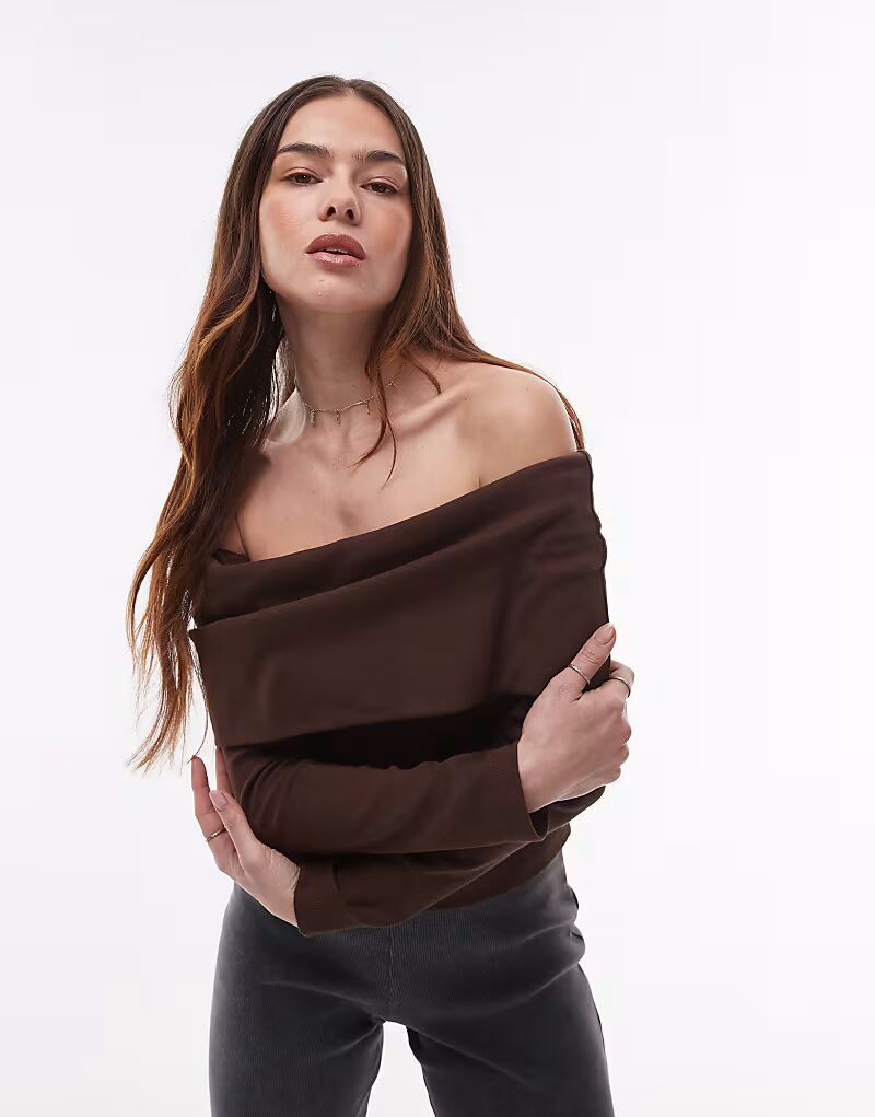 Джерси Topshop с открытыми плечами коричневого цвета
Джерси Topshop с открытыми плечами коричневого цвета