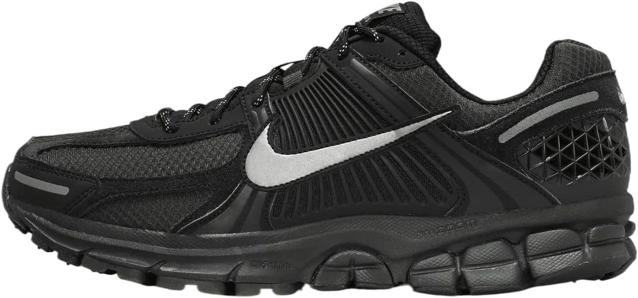 Мужские кроссовки Nike Zoom Vomero 5 Sp, черный/металлик
Мужские кроссовки Nike Zoom Vomero 5 Sp, черный/металлик