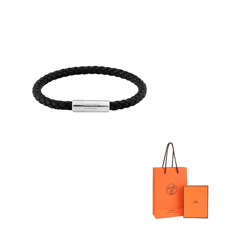 Браслет из телячьей кожи унисекс HERMES, черный
Браслет из телячьей кожи унисекс HERMES, черный