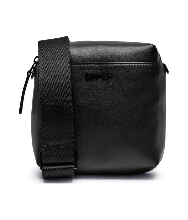 Сумка мужская Calvin Klein Essential на плечо, черный
Сумка мужская Calvin Klein Essential на плечо, черный