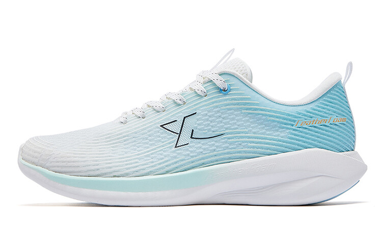 Кроссовки для бега To Light 6.0 мужские с низким верхом Sail белые/перисто-синие Xtep 
Кроссовки для бега To Light 6.0 мужские с низким верхом Sail белые/перисто-синие Xtep