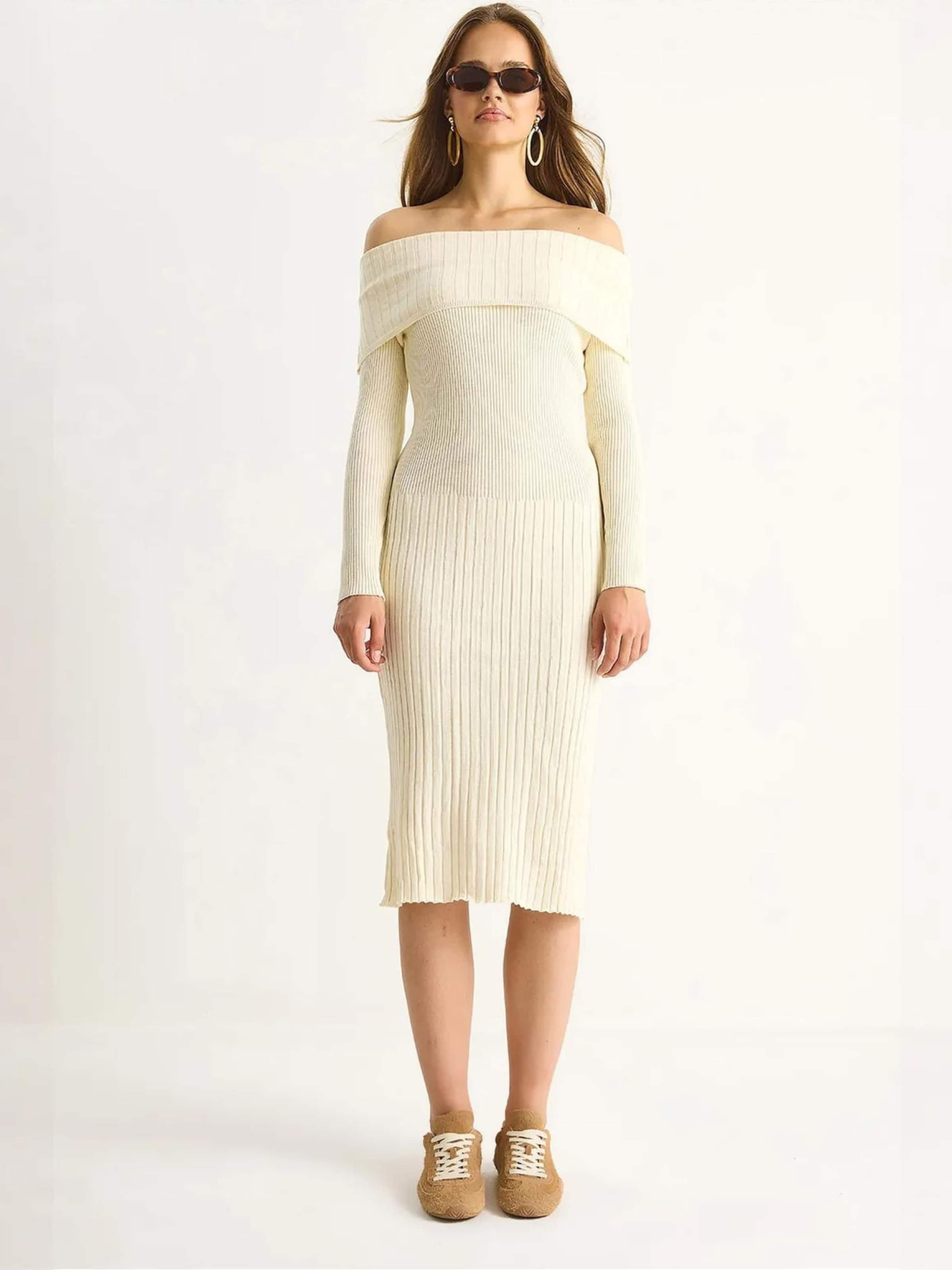 Bianco Lucci Вязаное платье в бежевом цвете
Bianco Lucci Вязаное платье в бежевом цвете