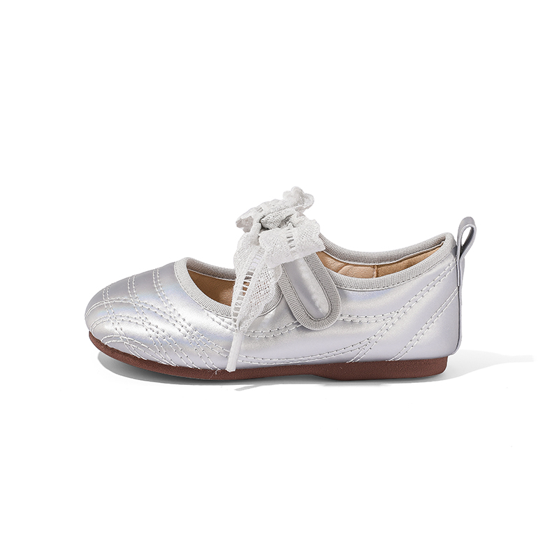 ABC DOUKIDS Детские кожаные туфли для детей ABCdoukids, серебряный
ABC DOUKIDS Детские кожаные туфли для детей ABCdoukids, серебряный