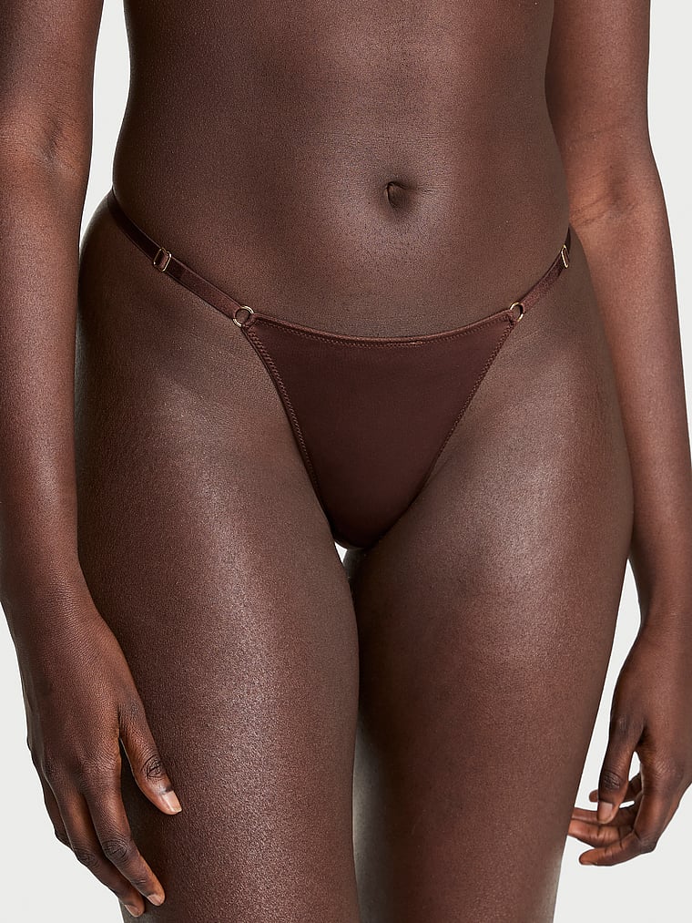 Гладкие регулируемые трусики-стринги Very Sexy, micro ganache
Гладкие регулируемые трусики-стринги Very Sexy, micro ganache