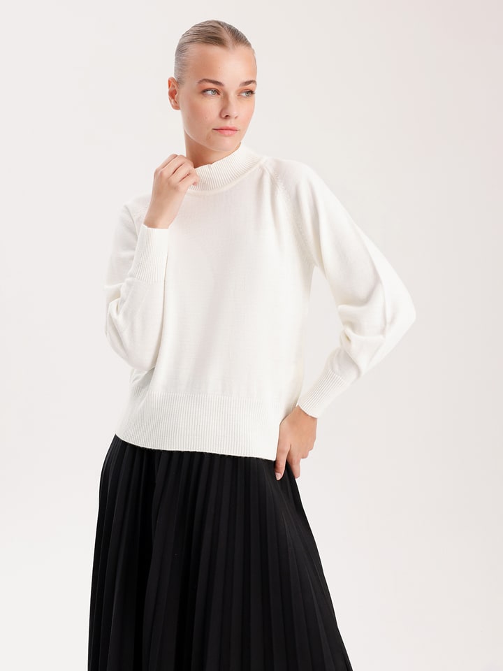 Пуловер BGN Pullover, кремовый
Пуловер BGN Pullover, кремовый