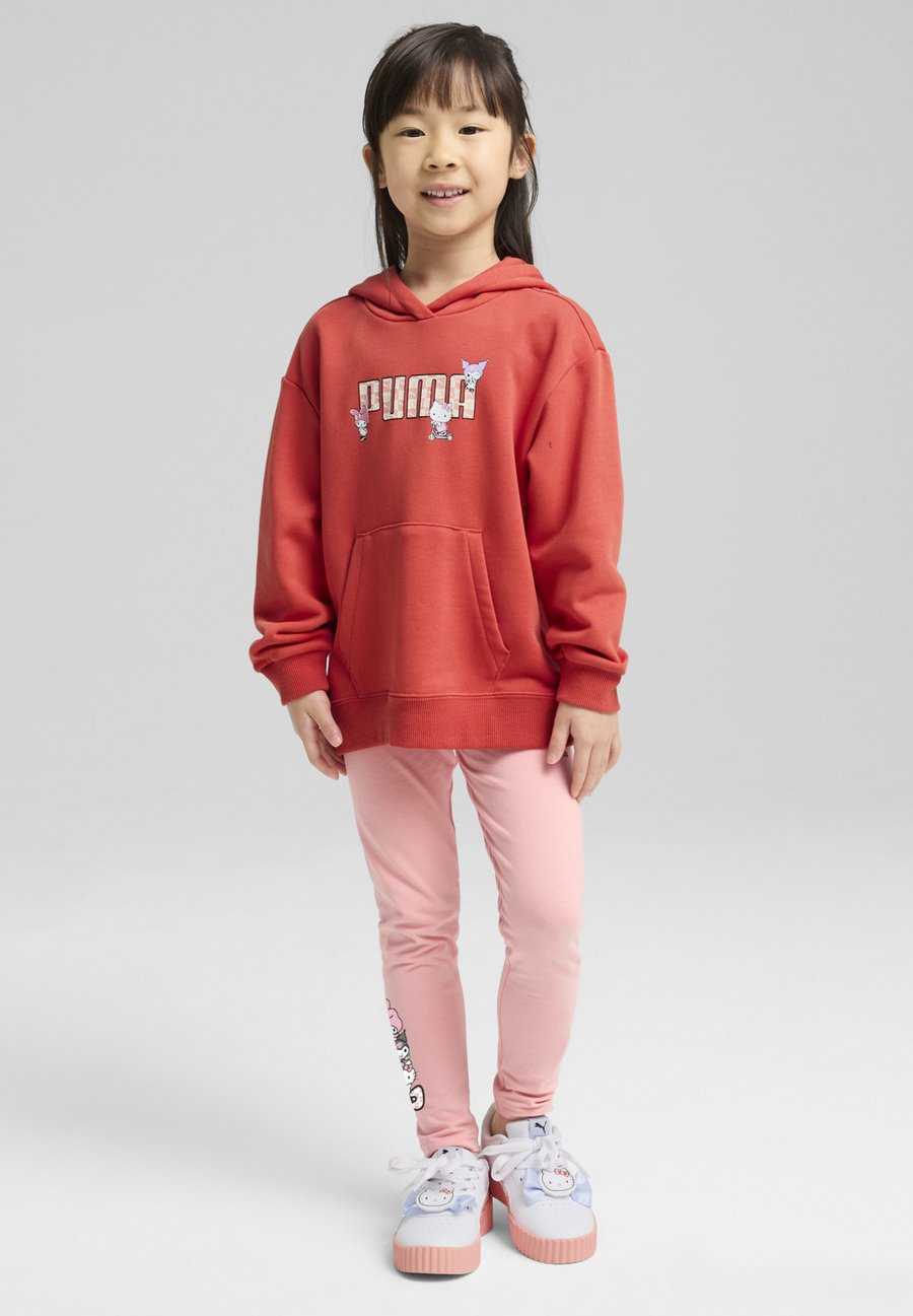 Худи Puma HELLO KITTY AND FRIENDS , Red Fire/Red
Худи Puma HELLO KITTY AND FRIENDS , Red Fire/Red