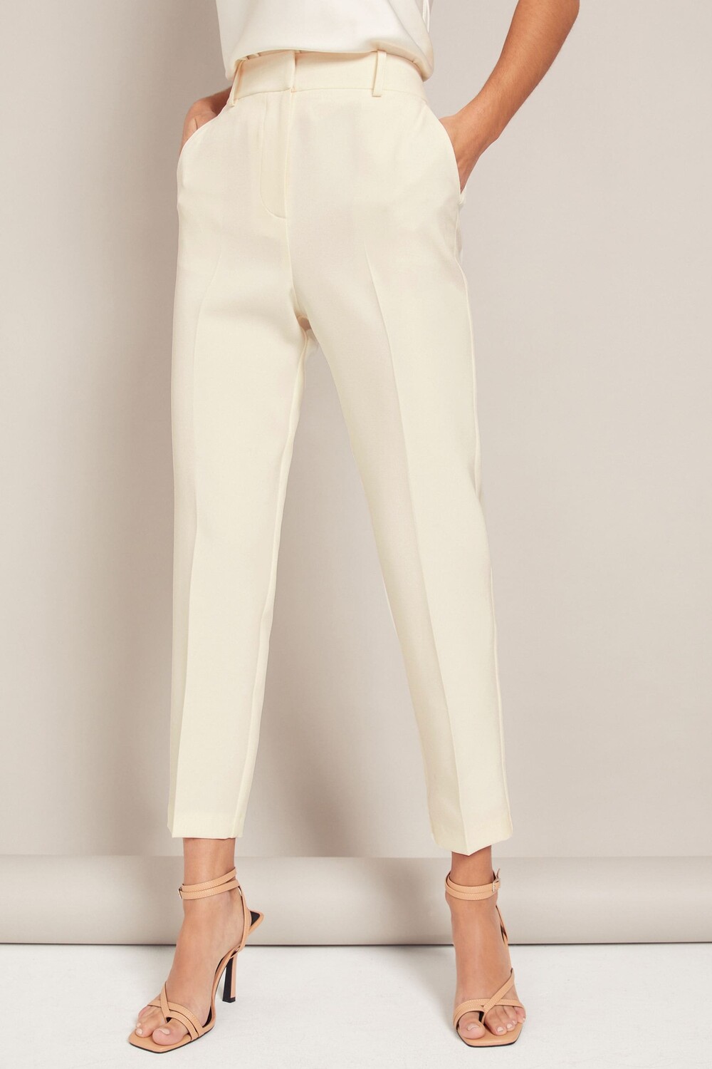 Индивидуальные брюки выше щиколотки Friends Like These, белый
Индивидуальные брюки выше щиколотки Friends Like These, белый