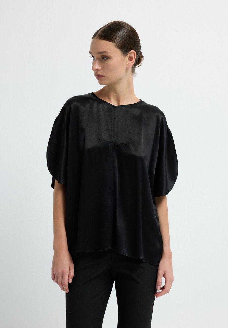 Блуза adL Blouse, Black /Black
Блуза adL Blouse, Black /Black