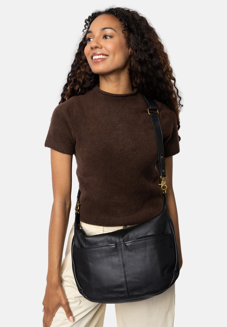 Сумка кросс-боди RE:DESIGNED Cross body bag, Black
Сумка кросс-боди RE:DESIGNED Cross body bag, Black