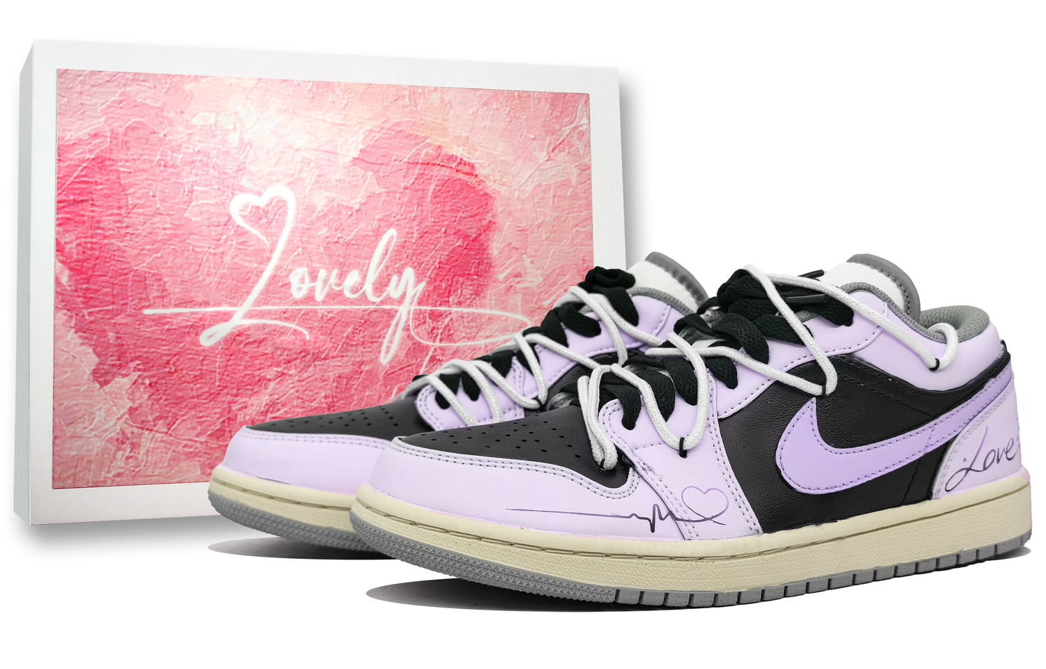 Jordan Кроссовки Air 1 с амортизацией низкие винтажные баскетбольные унисекс романтичный фиолетовый - романтичный фиолетовый бокс, цвет Romantic Purple Box 
Jordan Кроссовки Air 1 с амортизацией низкие винтажные баскетбольные унисекс романтичный фиолетовый - романтичный фиолетовый бокс, цвет Romantic Purple Box