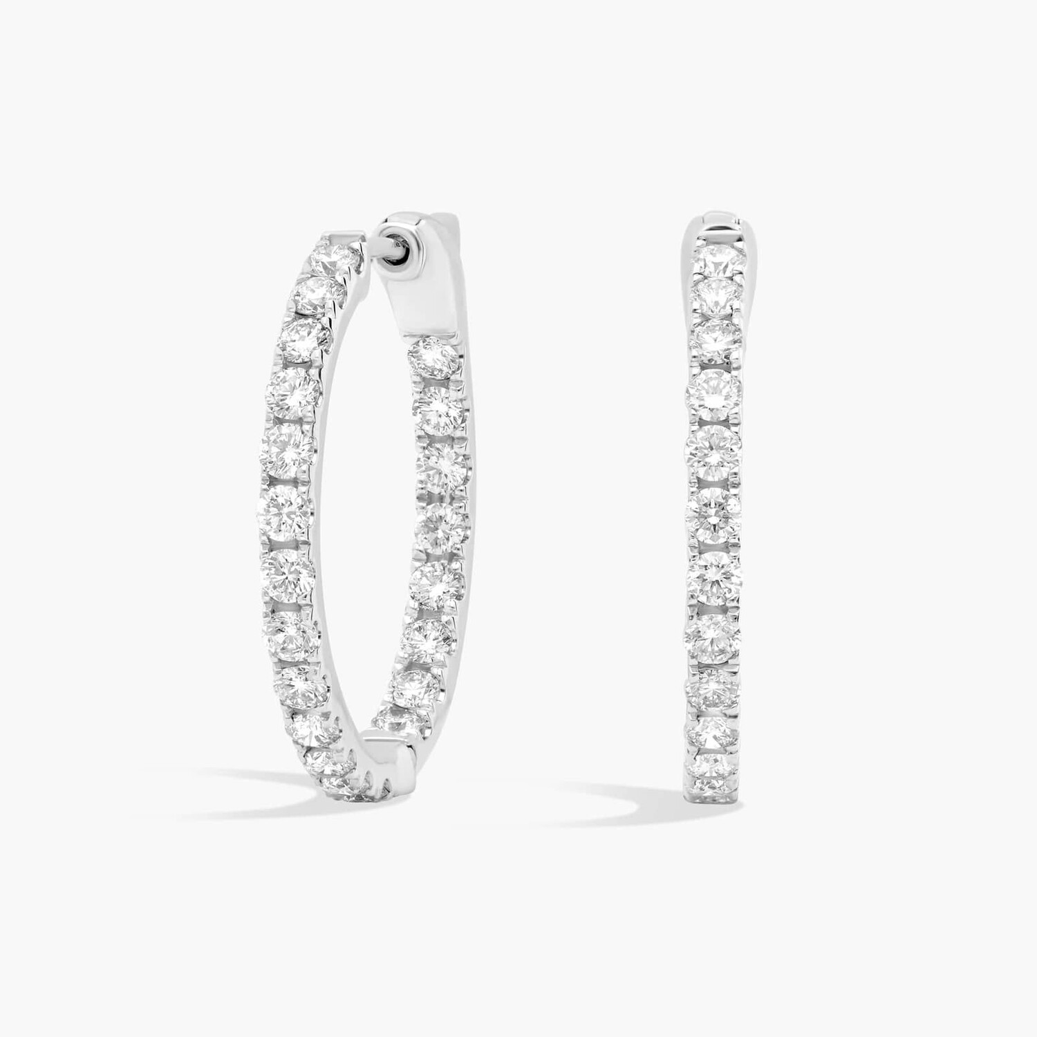 Круглые серьги-кольца Inside Out, диаметр 3/4 дюйма, из 14-каратного белого золота (1 1/2 карата, чистота - HI / SI1-SI2) Blue Nile 
Круглые серьги-кольца Inside Out, диаметр 3/4 дюйма, из 14-каратного белого золота (1 1/2 карата, чистота - HI / SI1-SI2) Blue Nile