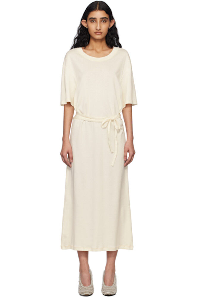 Платье-футболка в рубчик Off-White с поясом и миди-принтом LEMAIRE
Платье-футболка в рубчик Off-White с поясом и миди-принтом LEMAIRE