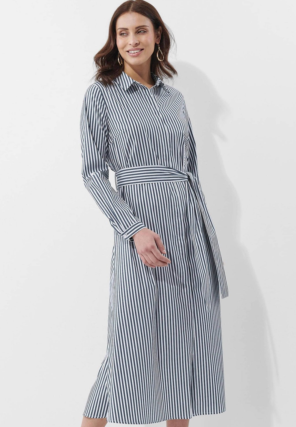 Платье-рубашка Alba Moda, темно-синий
Платье-рубашка Alba Moda, темно-синий