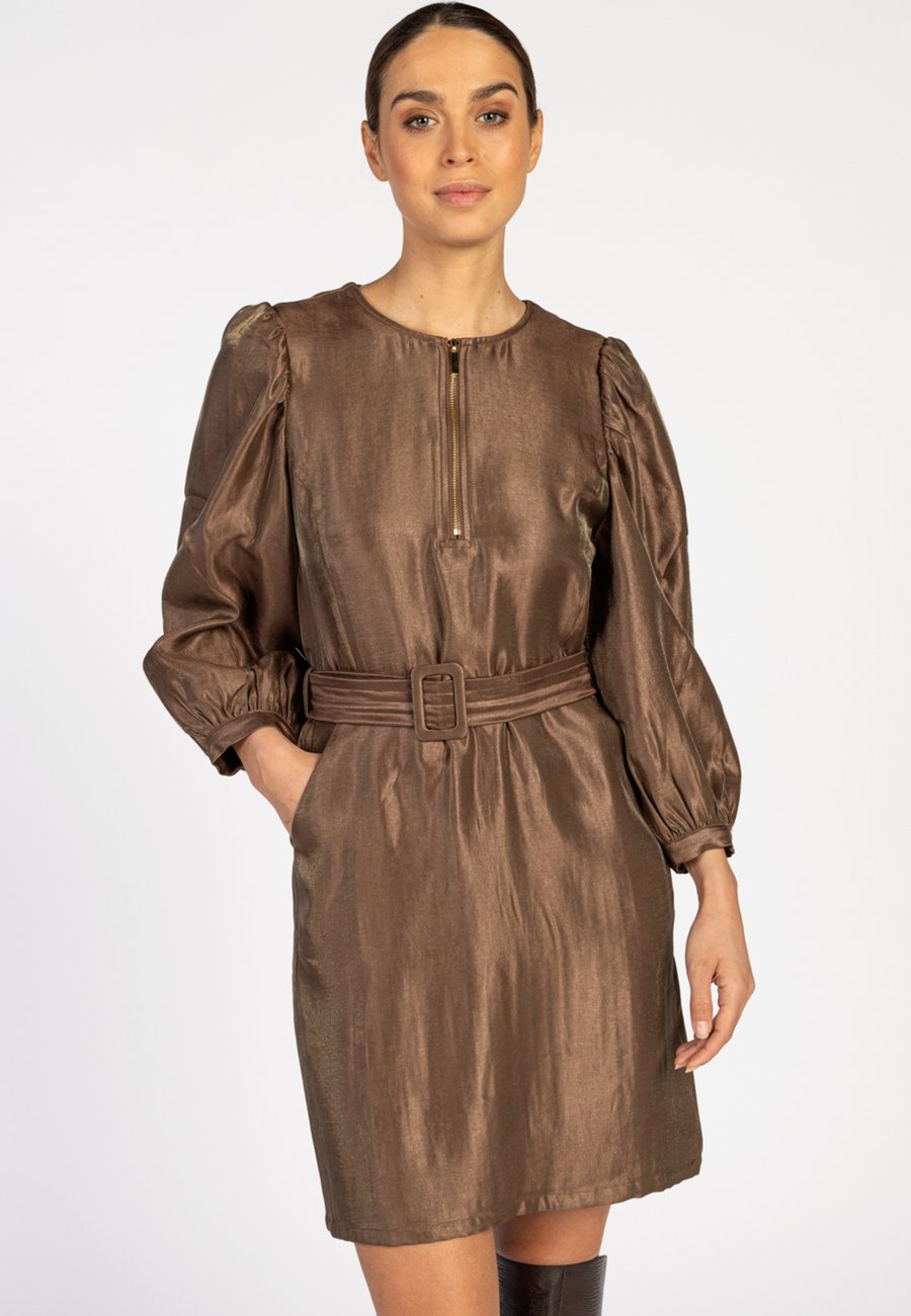 Платье Aaiko SEMIRA SHINE, Pinecone/Brown
Платье Aaiko SEMIRA SHINE, Pinecone/Brown