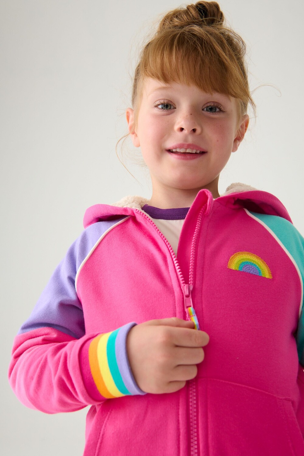 Толстовка с капюшоном из флиса «борг» с цветными блоками и застежкой молнией Little Bird By Jools Oliver, розовый
Толстовка с капюшоном из флиса «борг» с цветными блоками и застежкой молнией Little Bird By Jools Oliver, розовый