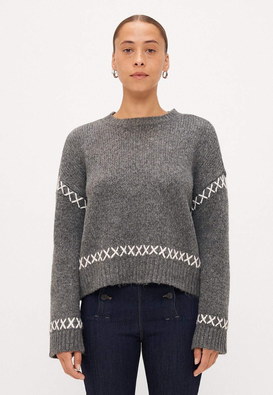 Джемпер ONLY Petite ONLAMANDA LIFE O NECK DETAIL, Dark Grey Melange/Cloud Dancer/Dark Grey
Джемпер ONLY Petite ONLAMANDA LIFE O NECK DETAIL, Dark Grey Melange/Cloud Dancer/Dark Grey