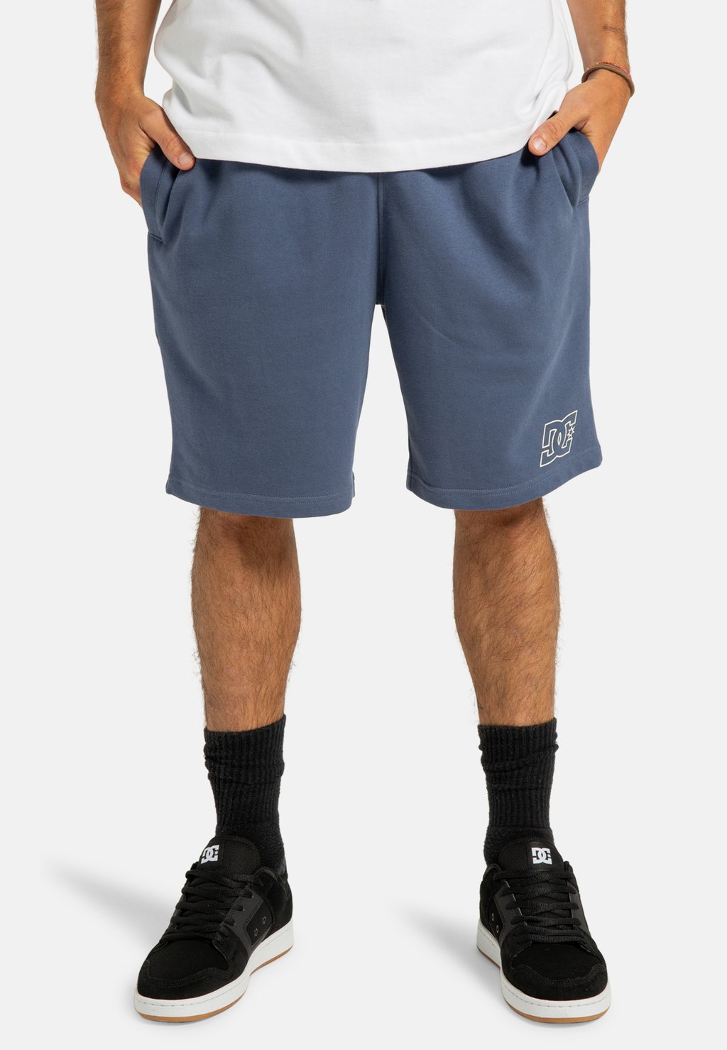 Шорты MIT ELASTISCHEM BUND DC Shoes, синий
Шорты MIT ELASTISCHEM BUND DC Shoes, синий