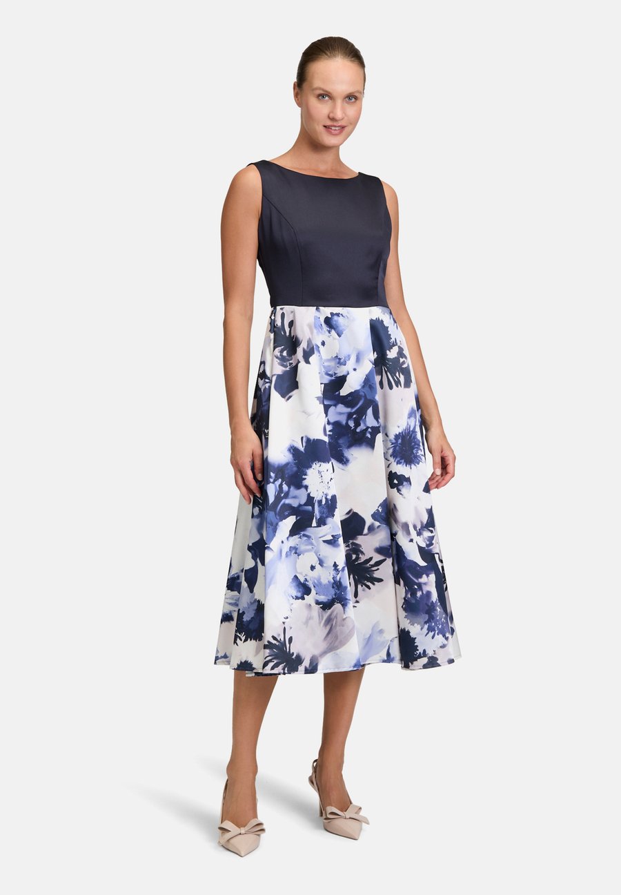 Платье Vera Mont MIT AUSGESTELLTEM, Patch Dark Blue Dark Blue/Blue
Платье Vera Mont MIT AUSGESTELLTEM, Patch Dark Blue Dark Blue/Blue