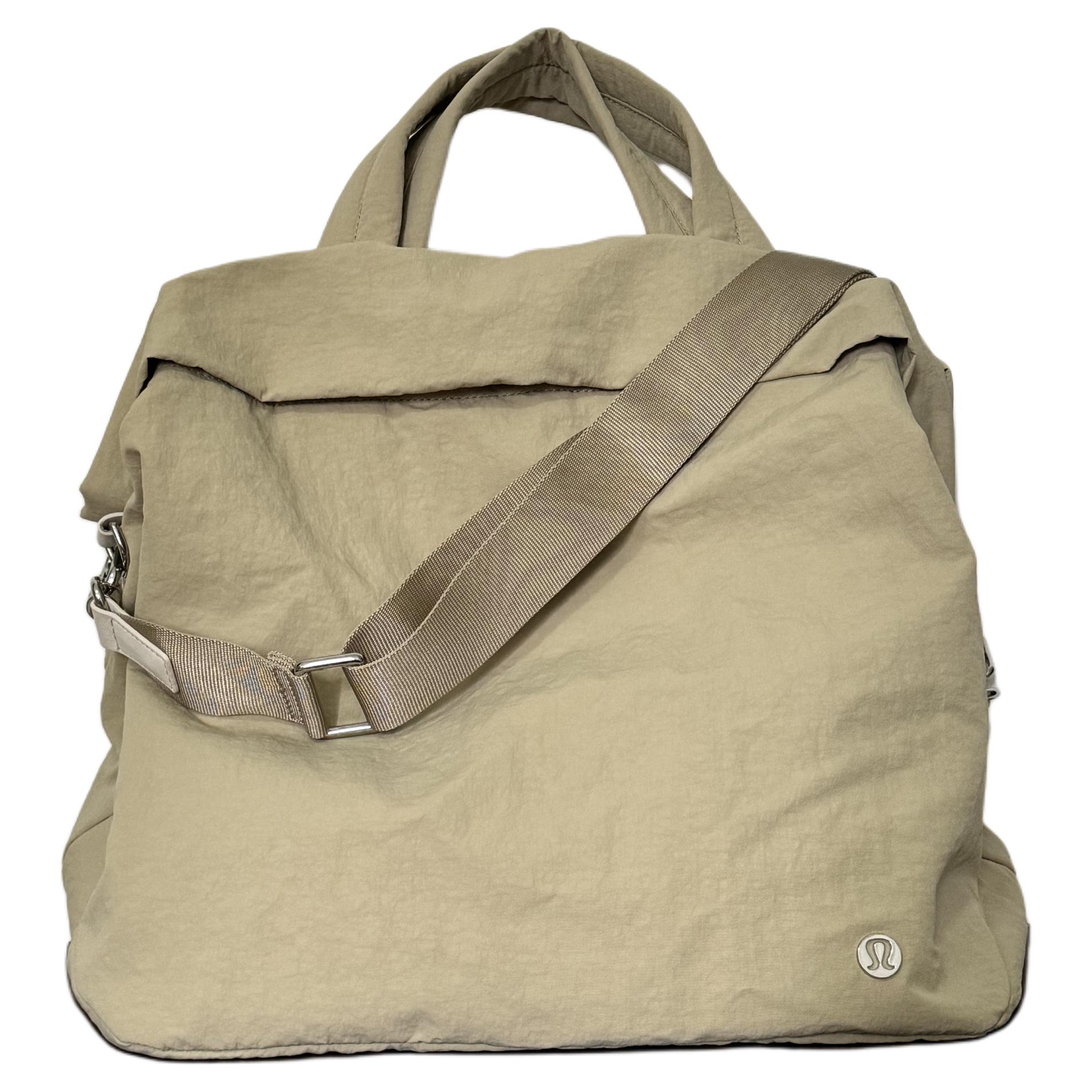 Lululemon Переработанный нейлоновый рюкзак через плечо женская сумка классическая верблюжий, Camel
Lululemon Переработанный нейлоновый рюкзак через плечо женская сумка классическая верблюжий, Camel