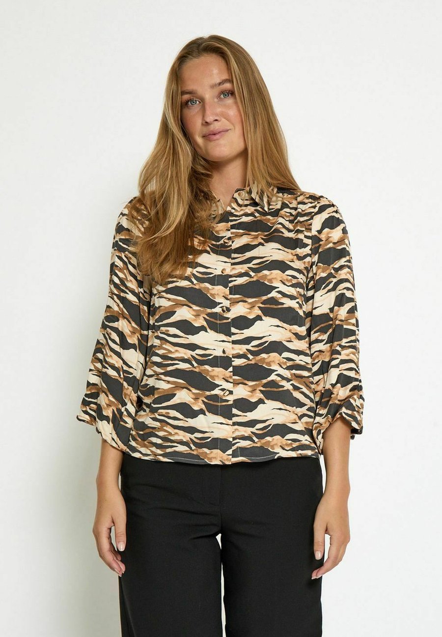 Блуза Minus LOTTINE , P Tan Print/Beige
Блуза Minus LOTTINE , P Tan Print/Beige