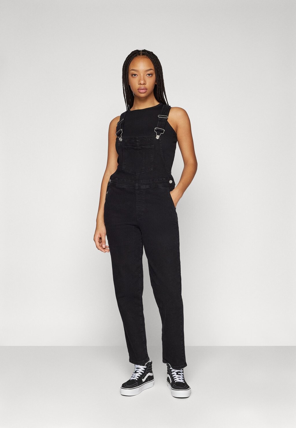 Комбинезон Onlkelli Overall ONLY, цвет washed black
Комбинезон Onlkelli Overall ONLY, цвет washed black