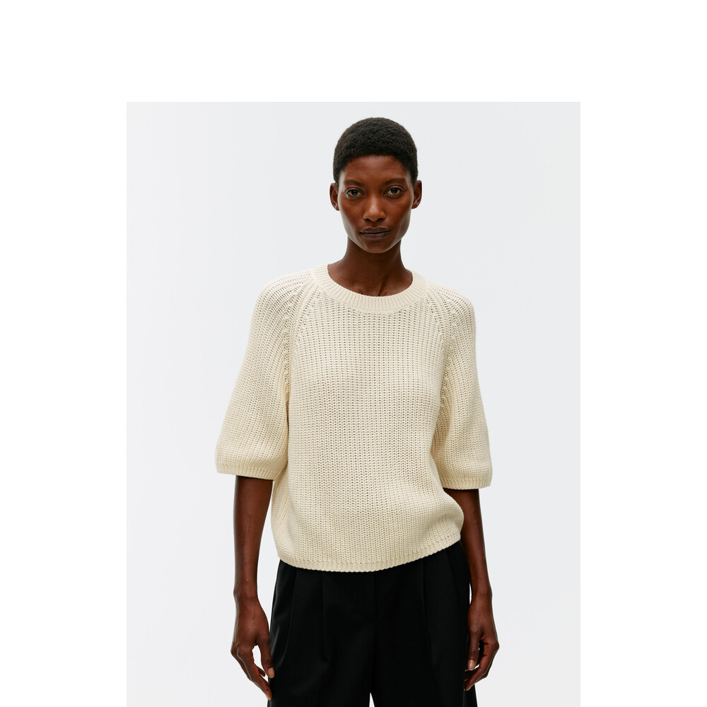 Свитер женский Arket с круглым вырезом, кремовый
Свитер женский Arket с круглым вырезом, кремовый