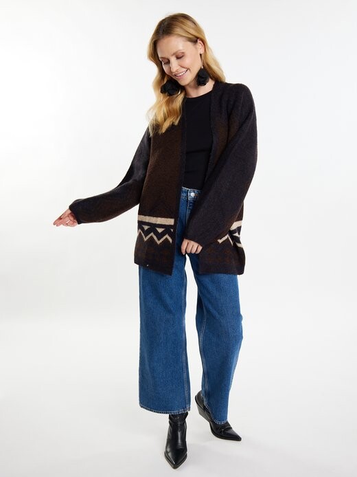 Вязаный кардиган Usha, коричневый
Вязаный кардиган Usha, коричневый