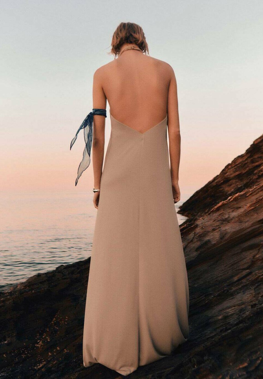 Платье макси Mango, песочный
Платье макси Mango, песочный