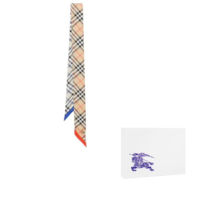 Шелковый шарф в клетку Burberry, коричневый
Шелковый шарф в клетку Burberry, коричневый