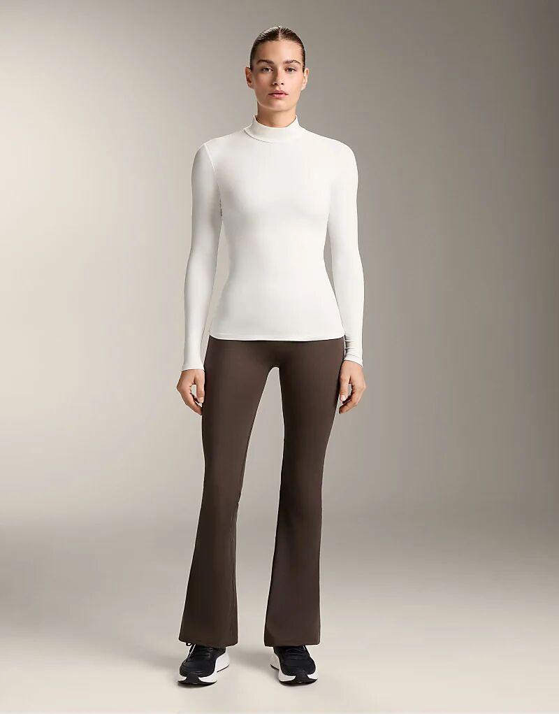 Лонгслив OYSHO с длинными рукавами, бежевого цвета
Лонгслив OYSHO с длинными рукавами, бежевого цвета