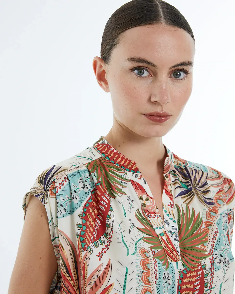 Женская блузка с принтом и острым воротником-стойкой без рукавов Andam, зеленый
Женская блузка с принтом и острым воротником-стойкой без рукавов Andam, зеленый