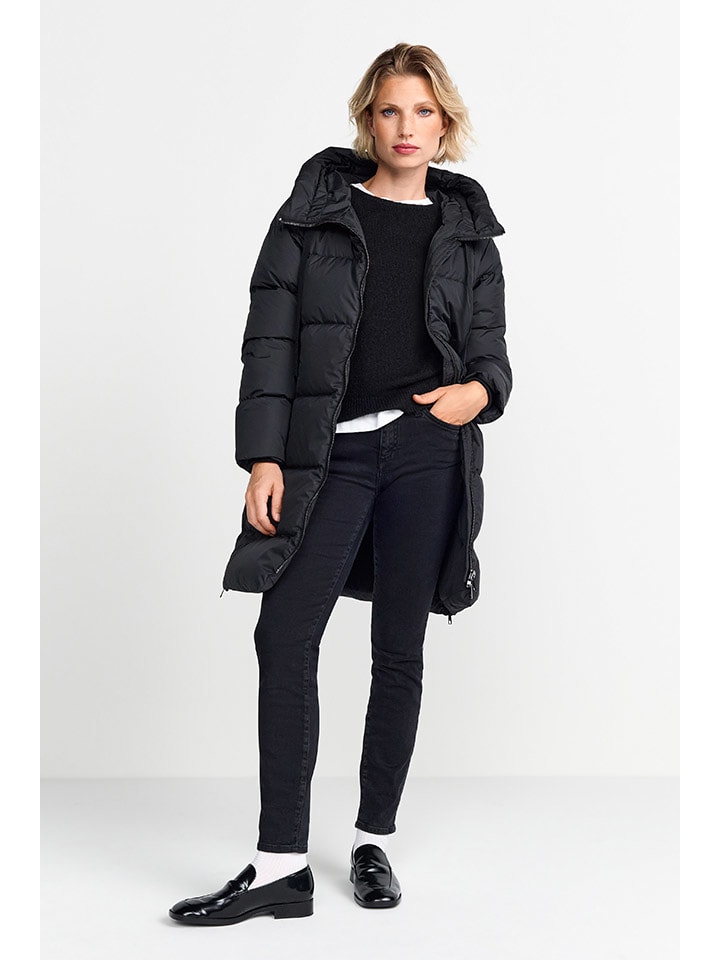 стеганое пальто черного цвета Rich & Royal
стеганое пальто черного цвета Rich & Royal