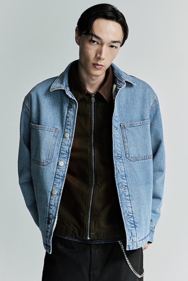 Джинсовая рубашка на плюшевой подкладке стандартного кроя H&M, синий
Джинсовая рубашка на плюшевой подкладке стандартного кроя H&M, синий