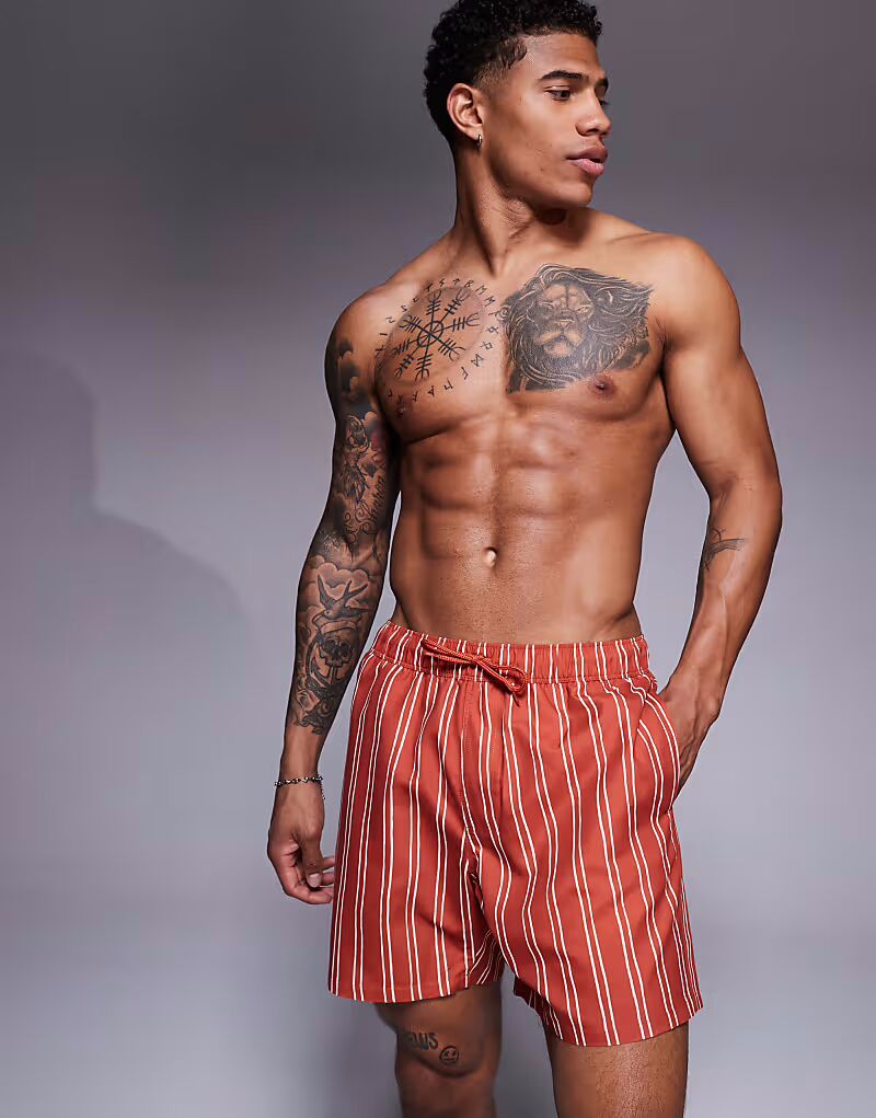 Плавки средней длины в оранжевую полоску от ASOS DESIGN
Плавки средней длины в оранжевую полоску от ASOS DESIGN