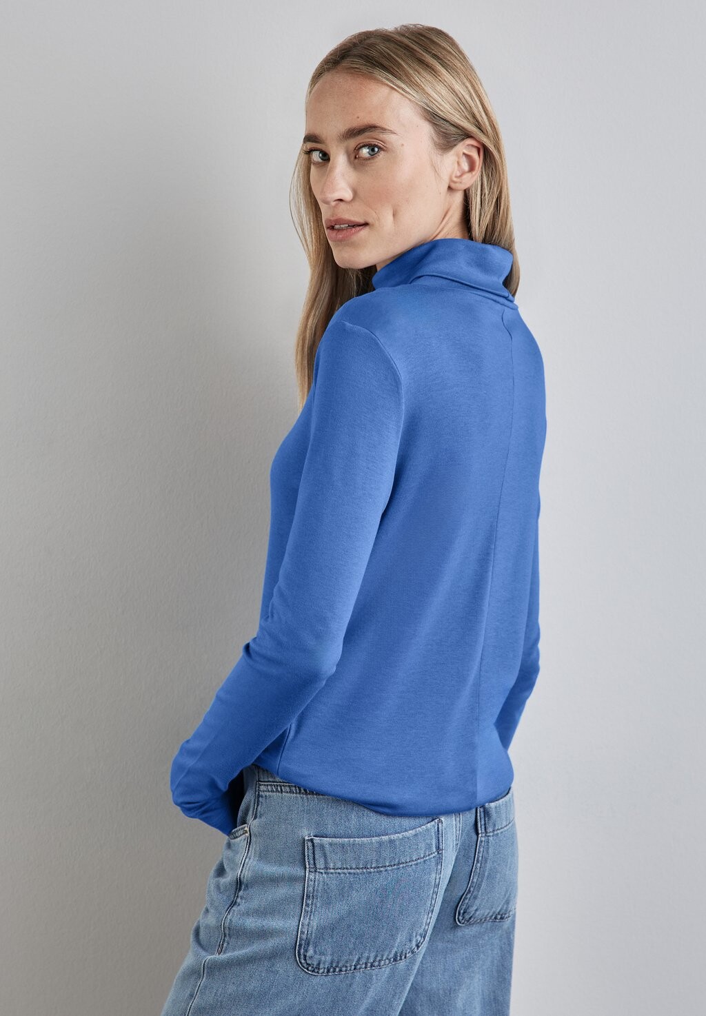 Топ с длинными рукавами MIT ROLLKRAGEN Cecil, синий
Топ с длинными рукавами MIT ROLLKRAGEN Cecil, синий