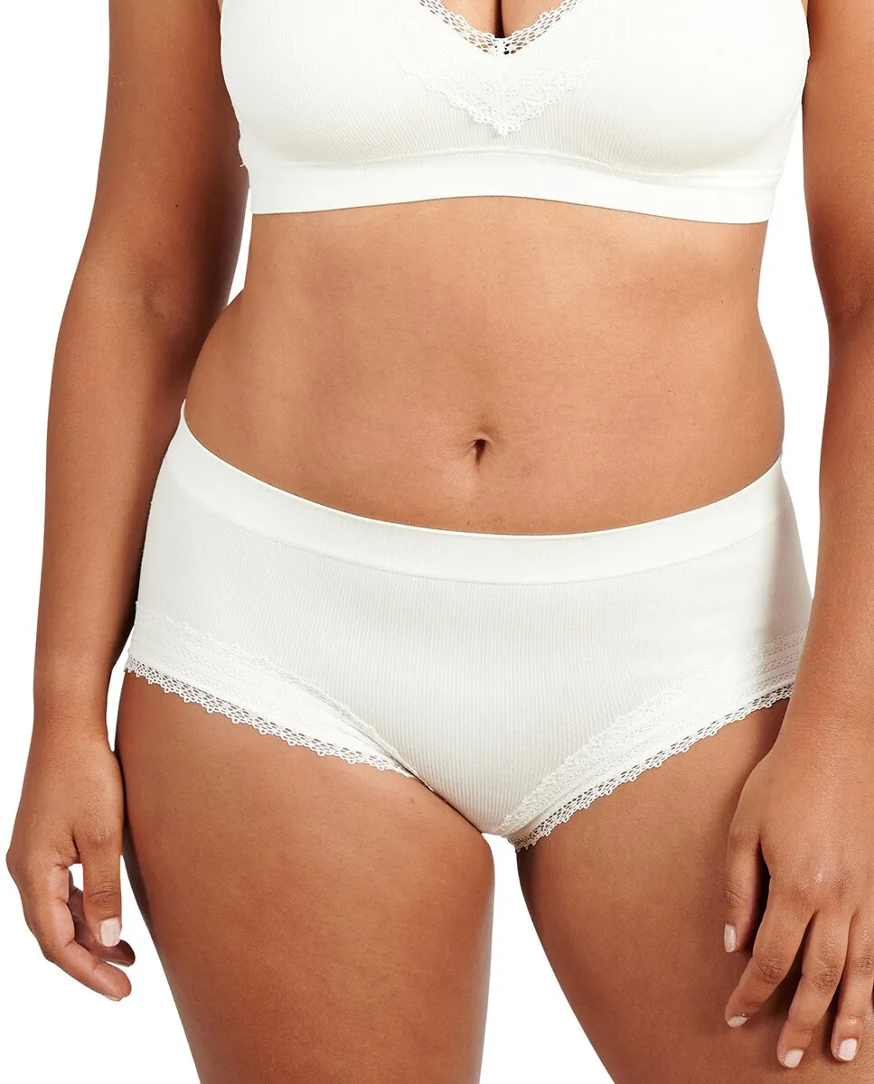 Бесшовные брюки-кюлоты с кружевом Sans Complexe, белый
Бесшовные брюки-кюлоты с кружевом Sans Complexe, белый