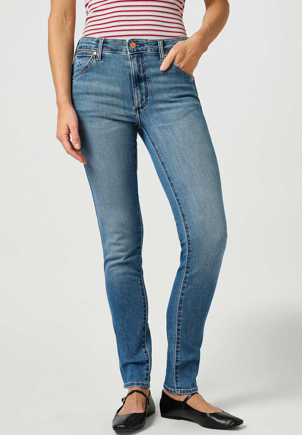 Джинсы облегающего кроя PIPER Wrangler, цвет Celestial Wash
Джинсы облегающего кроя PIPER Wrangler, цвет Celestial Wash