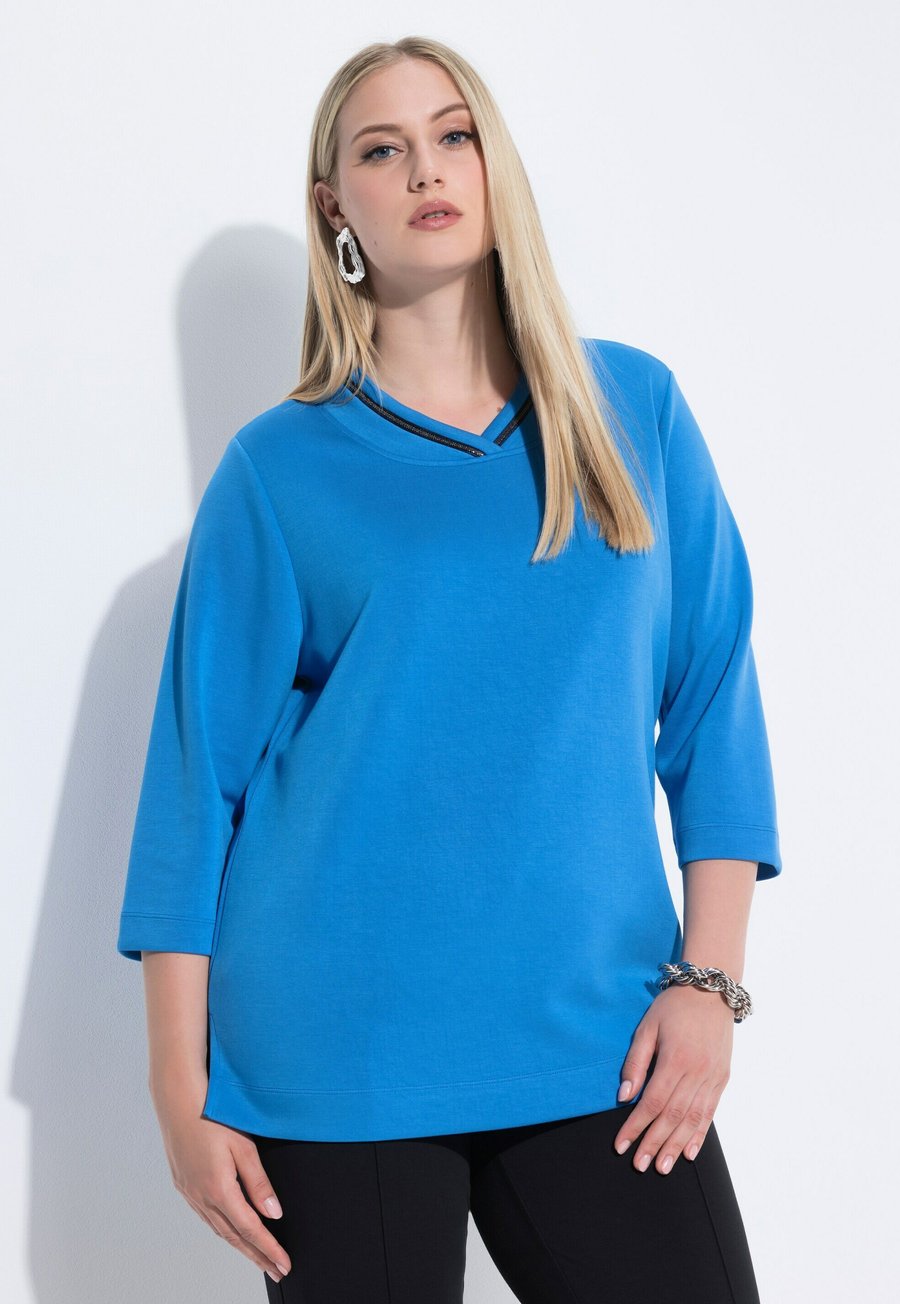 Толстовка Ulla Popken DECORATIVE CHAIN , Royal Blue
Толстовка Ulla Popken DECORATIVE CHAIN , Royal Blue