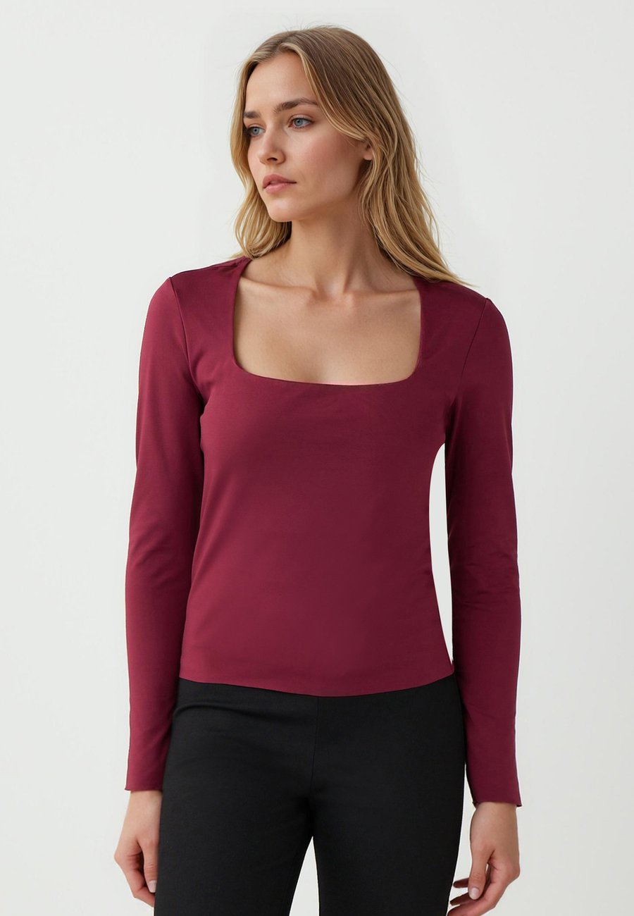 Топ Jimmy Key Long sleeved top, Burgundy/Dark Red
Топ Jimmy Key Long sleeved top, Burgundy/Dark Red