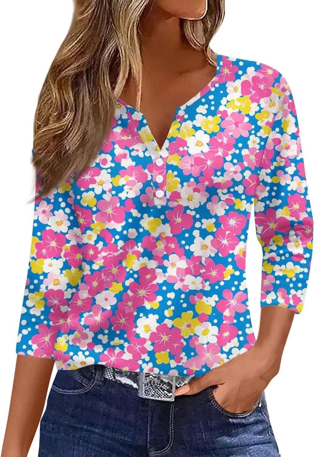 Женская блузка с 3/4 рукавом, V-образным вырезом и пуговицами
Женская блузка с 3/4 рукавом, V-образным вырезом и пуговицами