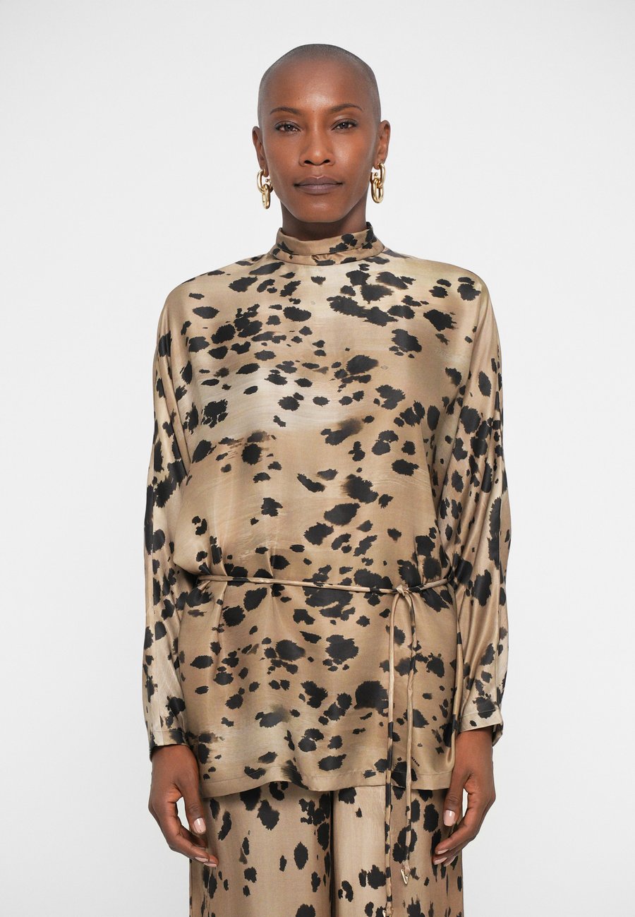 Блуза AERON DEW LONG SLEEVED, Beige
Блуза AERON DEW LONG SLEEVED, Beige