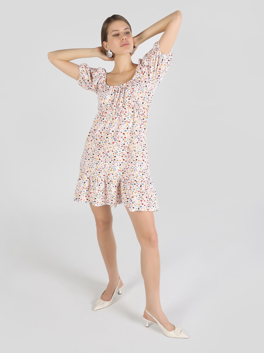 Летнее платье Colin's, светло-бежевый
Летнее платье Colin's, светло-бежевый