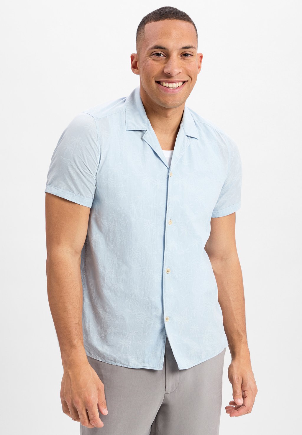 Рубашка BIJAN DRYKORN, светло-голубой
Рубашка BIJAN DRYKORN, светло-голубой