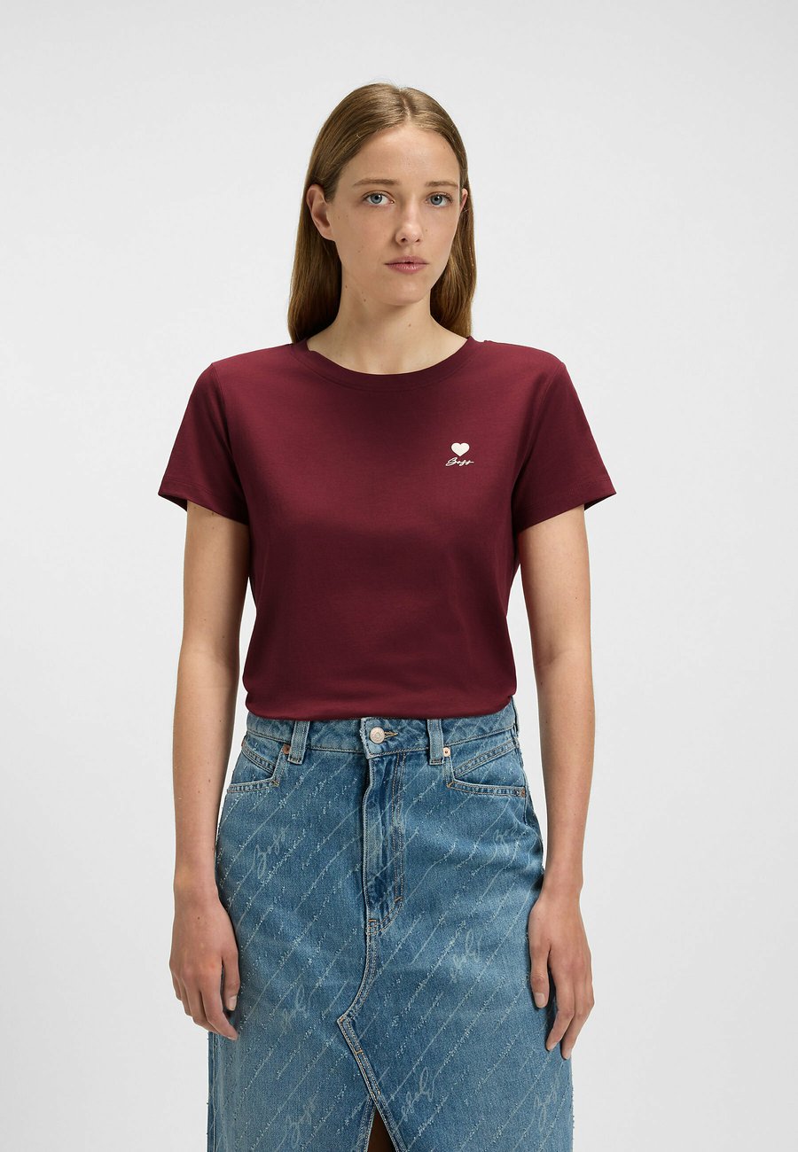 Футболка BOSS CESOGO3, Dark Red Three/Dark Red, Красный, Футболка BOSS CESOGO3, Dark Red Three/Dark Red
Футболка BOSS CESOGO3, Dark Red Three/Dark Red, Красный, Футболка BOSS CESOGO3, Dark Red Three/Dark Red