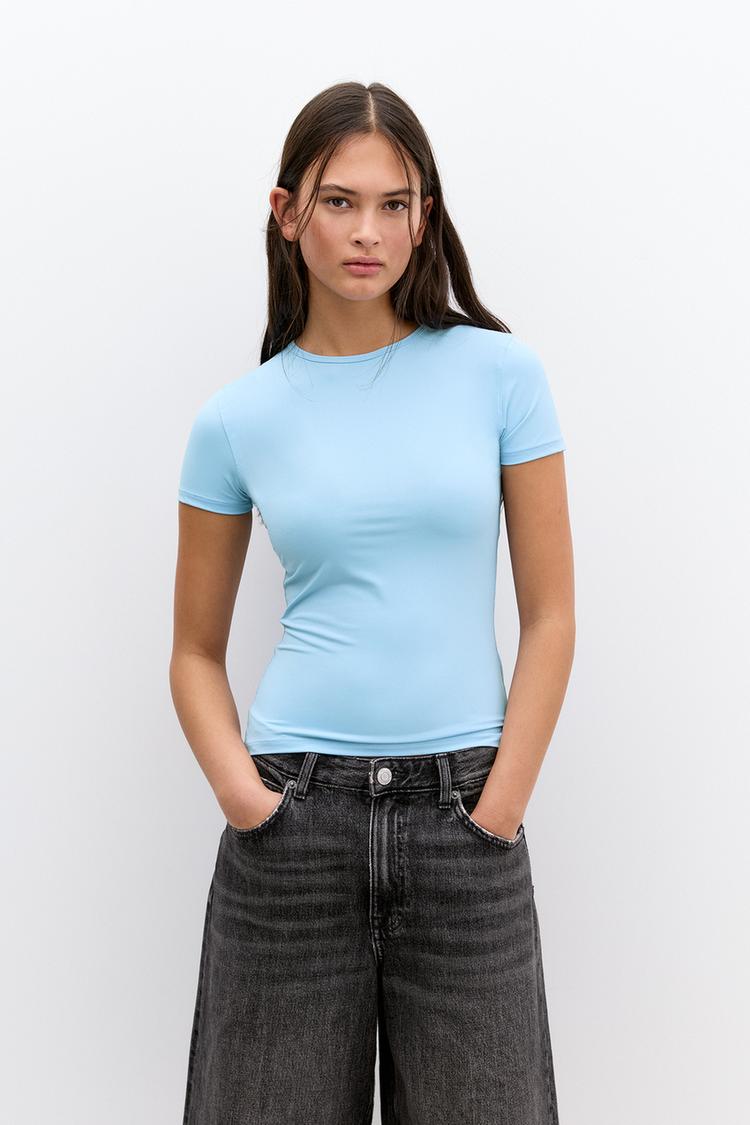 Футболка из полиамида с коротким рукавом Pull And Bear, голубой 
Футболка из полиамида с коротким рукавом Pull And Bear, голубой