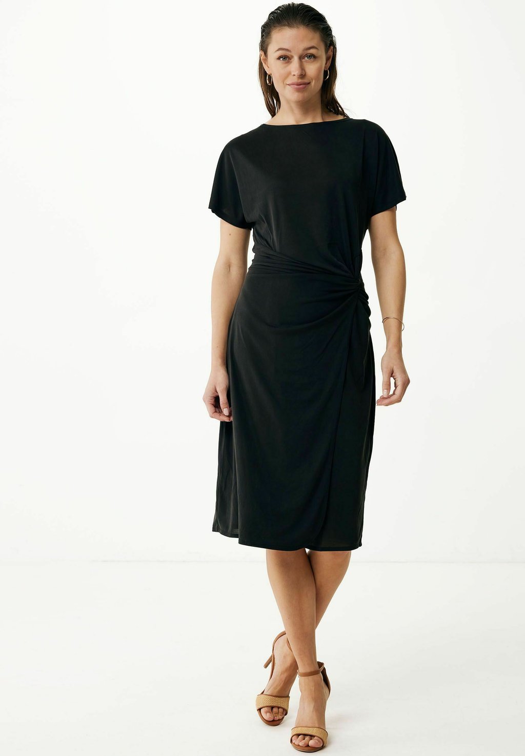 Платье из джерси MIDI KNOTTED Mexx, черный
Платье из джерси MIDI KNOTTED Mexx, черный