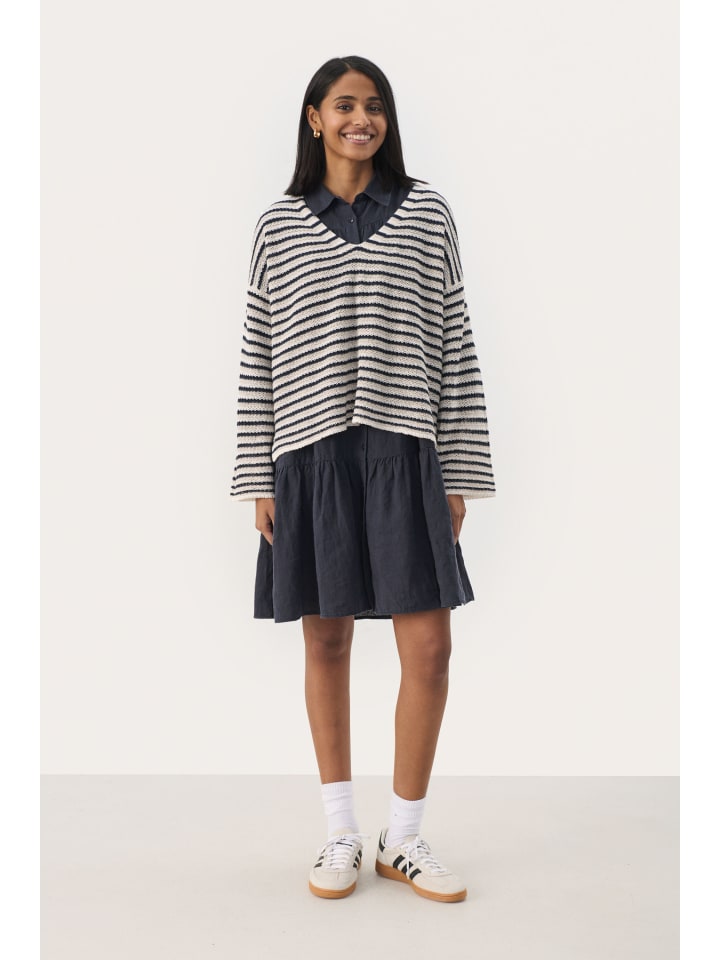 Вязаный свитер NahniPW прямого кроя в темно-синюю полоску. PART TWO
Вязаный свитер NahniPW прямого кроя в темно-синюю полоску. PART TWO